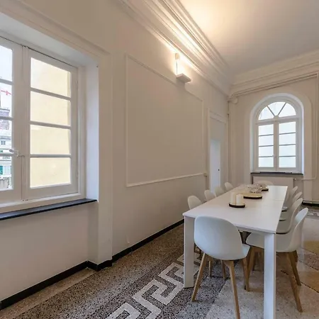 Joivy Elegant Flat For 7, In The Heart Of Appartamento Genova