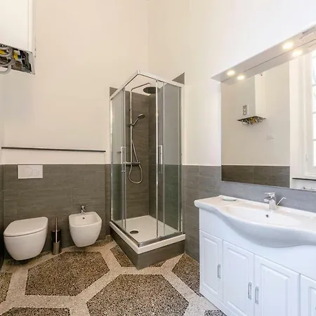 Joivy Elegant Flat For 7, In The Heart Of Genova