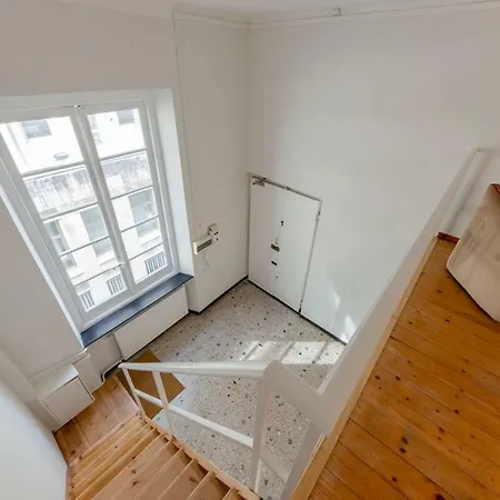 Joivy Elegant Flat For 7, In The Heart Of Appartamento Genova