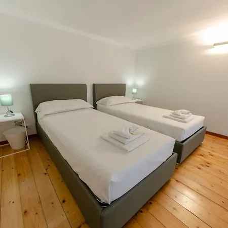 Appartamento Joivy Elegant Flat For 7, In The Heart Of